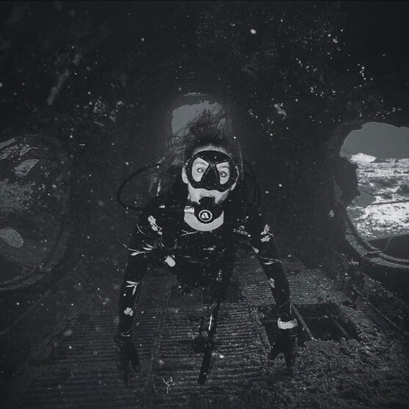 Meet your Posher, Jess💕🪩 - Picture 4 of 4